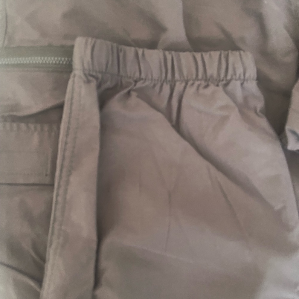 NWT🎁🎄Urban Outfitters Large Jogger Pants - Never worn - with tags - Picture 11 of 13